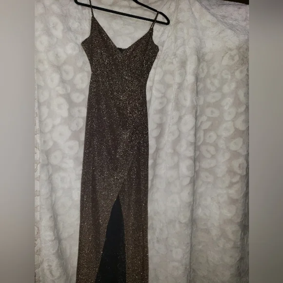 WINDSOR Sparkly Dress - Picture 2 of 12